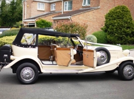 Convertible vintage wedding car in Bath